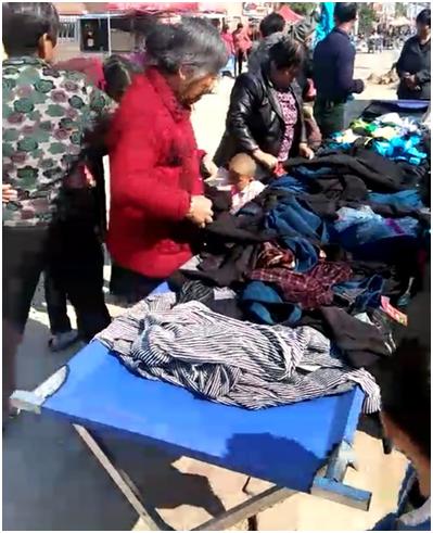 斌哥说服装生意经,斌哥摆地摊创业