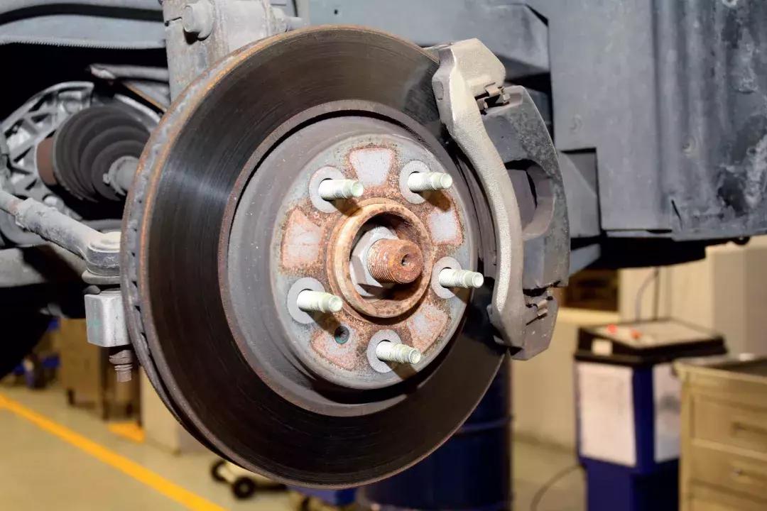 会踩刹车才叫老司机,老司机踩刹车的技巧