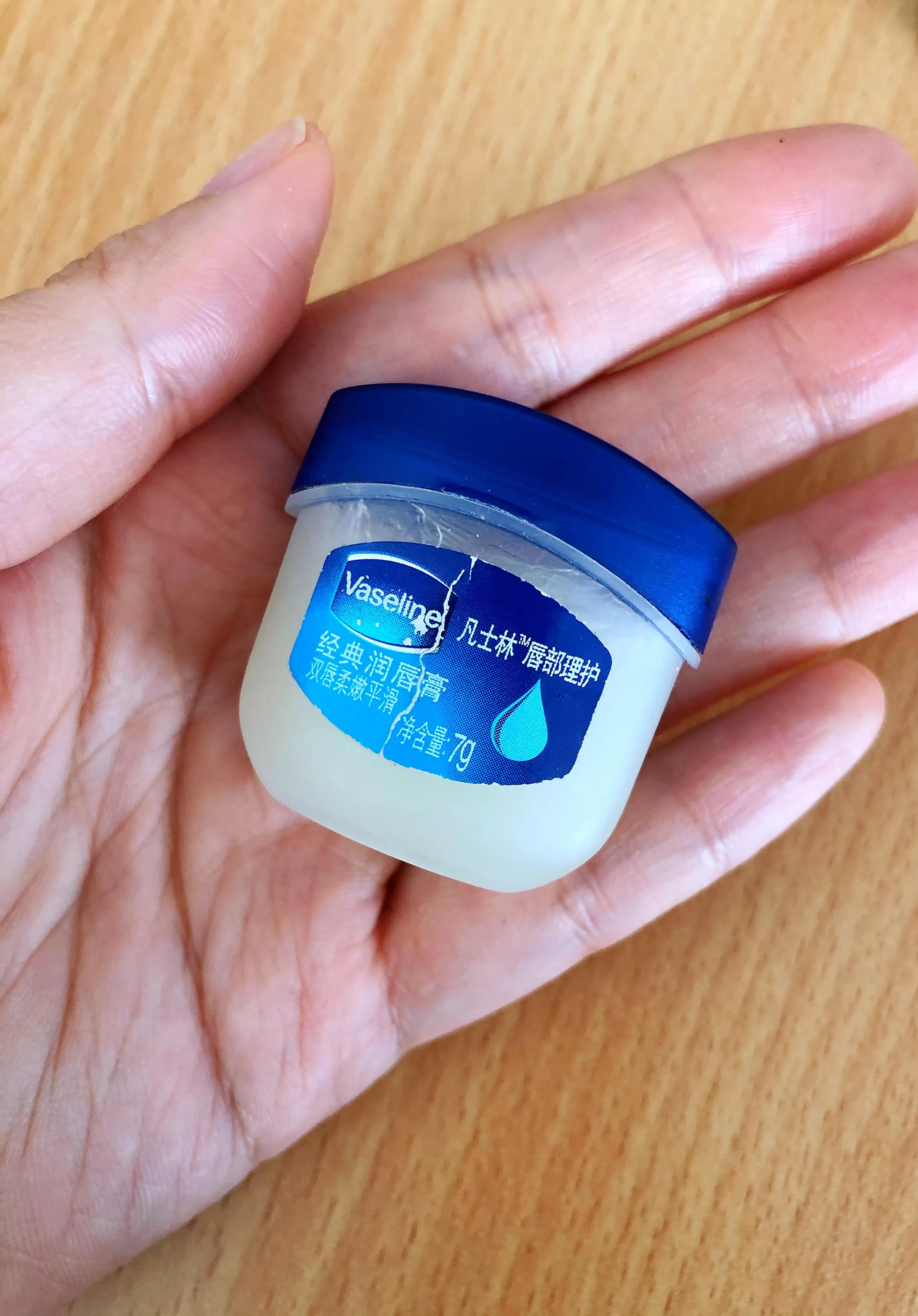 平价好用的润唇膏淡唇纹 (平价润唇膏不超过10元)