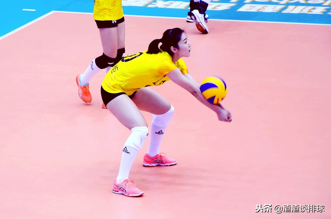 中国女排超级联赛山东女排主场迎战辽宁女排，小球是关键