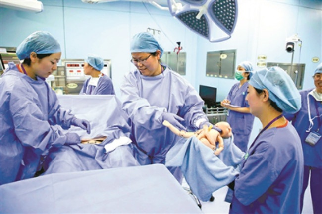 剖腹产横切刀口大还是竖切刀口大,剖腹产切口是横切好还是竖切好