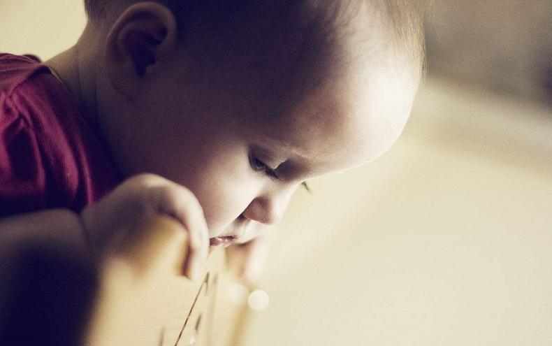 孩子有自闭倾向该如何训练,有自闭倾向的宝宝康复方法