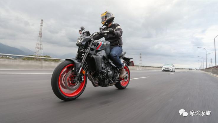 老款雅马哈mt09极速测评,雅马哈mt09三缸试驾