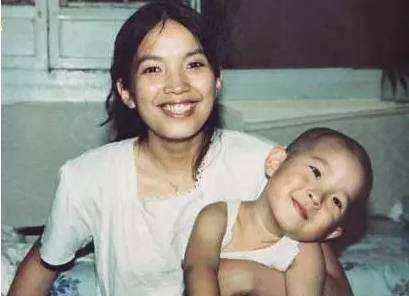 演员吕丽萍年轻时候照片,演员吕丽萍个子不高