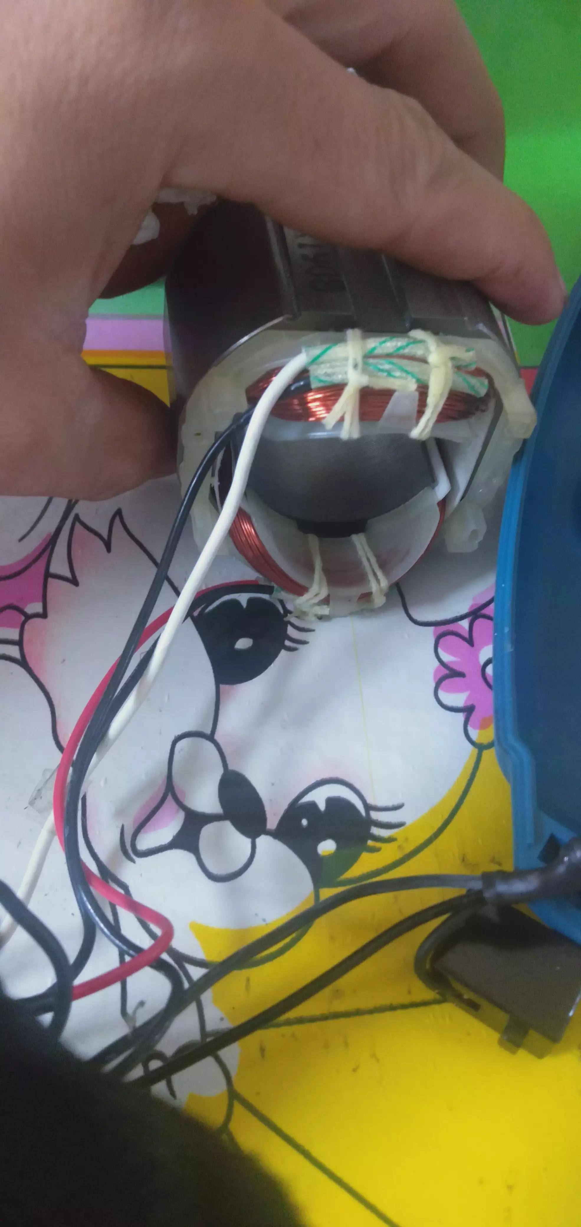 晶思达手电钻开关总成内部构造,插电款带冲击的手电钻