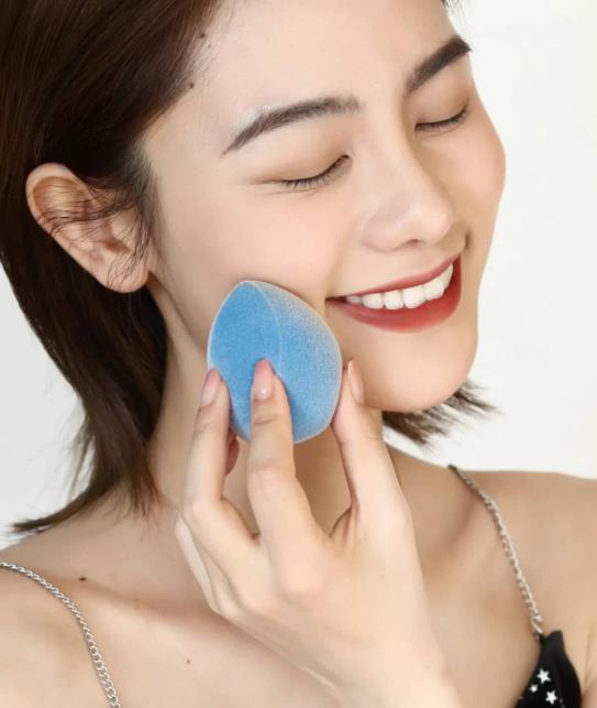 粉扑、美妆蛋、化妆刷，用它们化妆有什么区别？