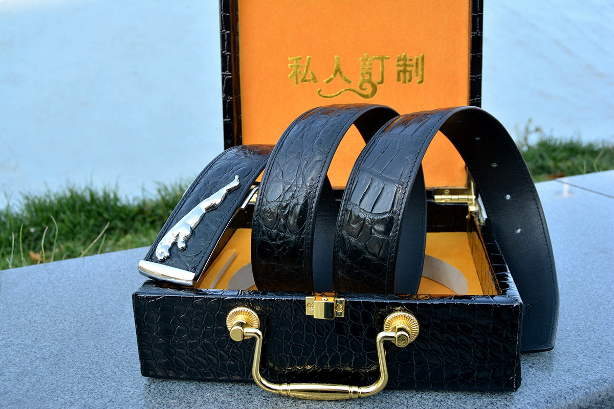 lv男士皮带哑光和亮头,时尚穿搭鳄鱼皮带