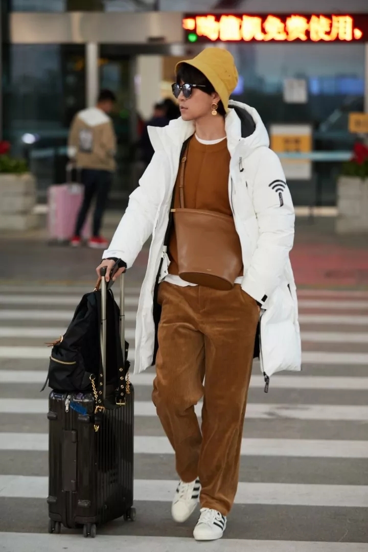 成都断崖式降温西岭雪山下雪,成都为什么会有断崖式降温