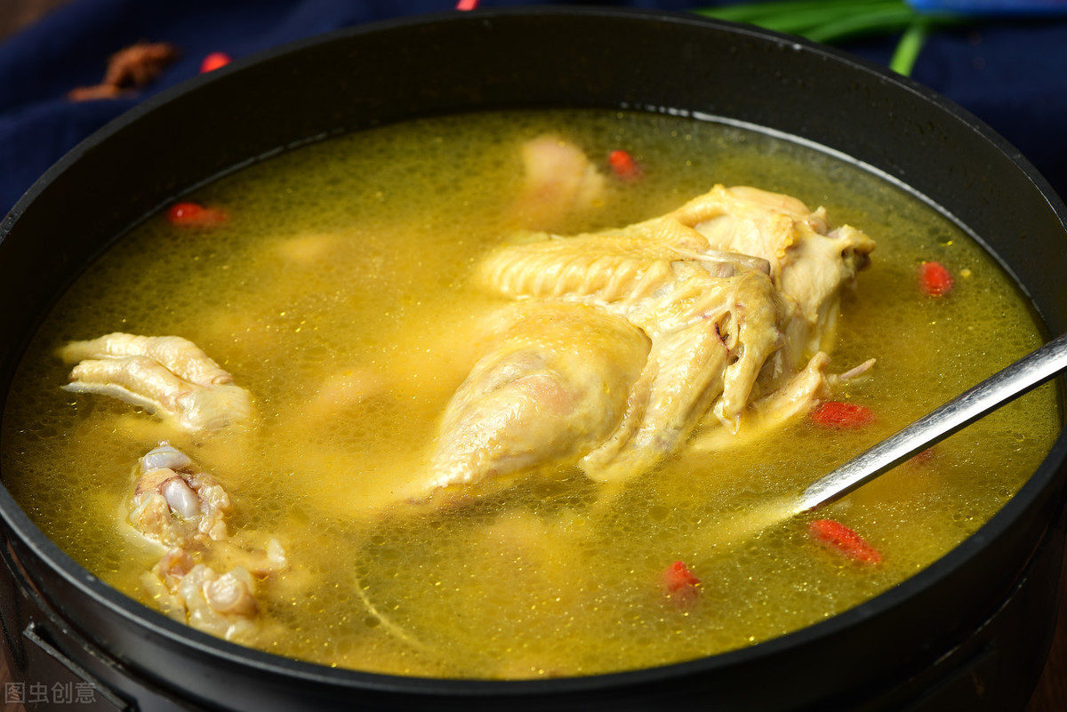 鸡是爆炒去腥还是焯水去腥,鸡汤煮的时间长了怎么去腥