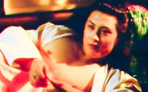 她竟把偌大贾府当做自己的后宫，把公子哥儿当成了自己的三宫六院