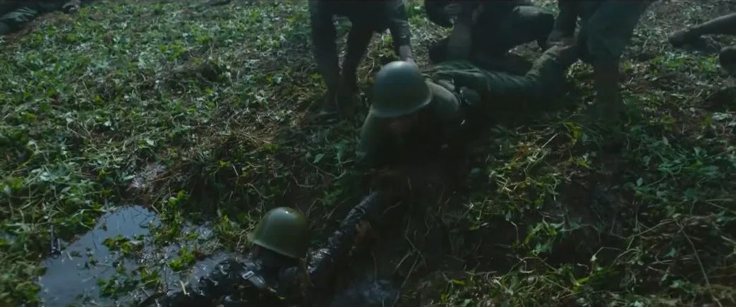 野外陷入沼泽地,陷入沼泽地怎么办