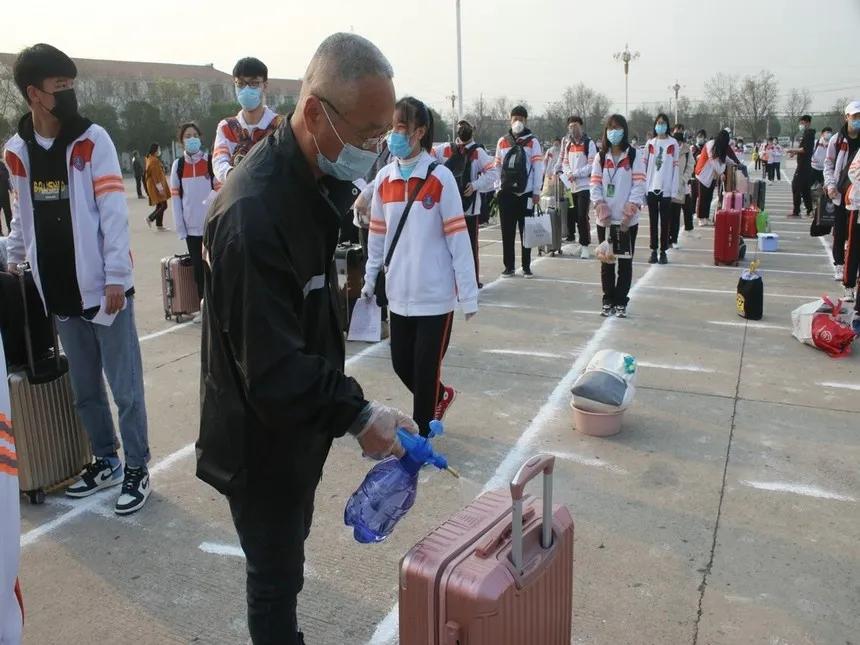 同气连枝，共盼春来！焦作四中高三学子今日重返校园