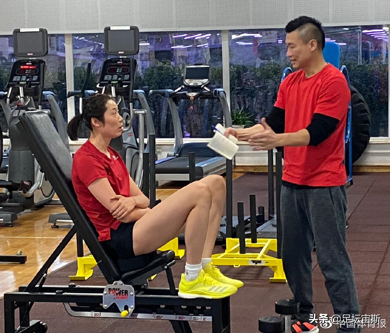 中国女排11连胜庆生,中国女排为朱婷庆祝生日