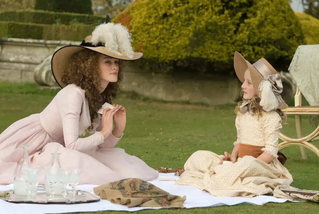 在家也穿这么精致吗,在家也穿西装打领带