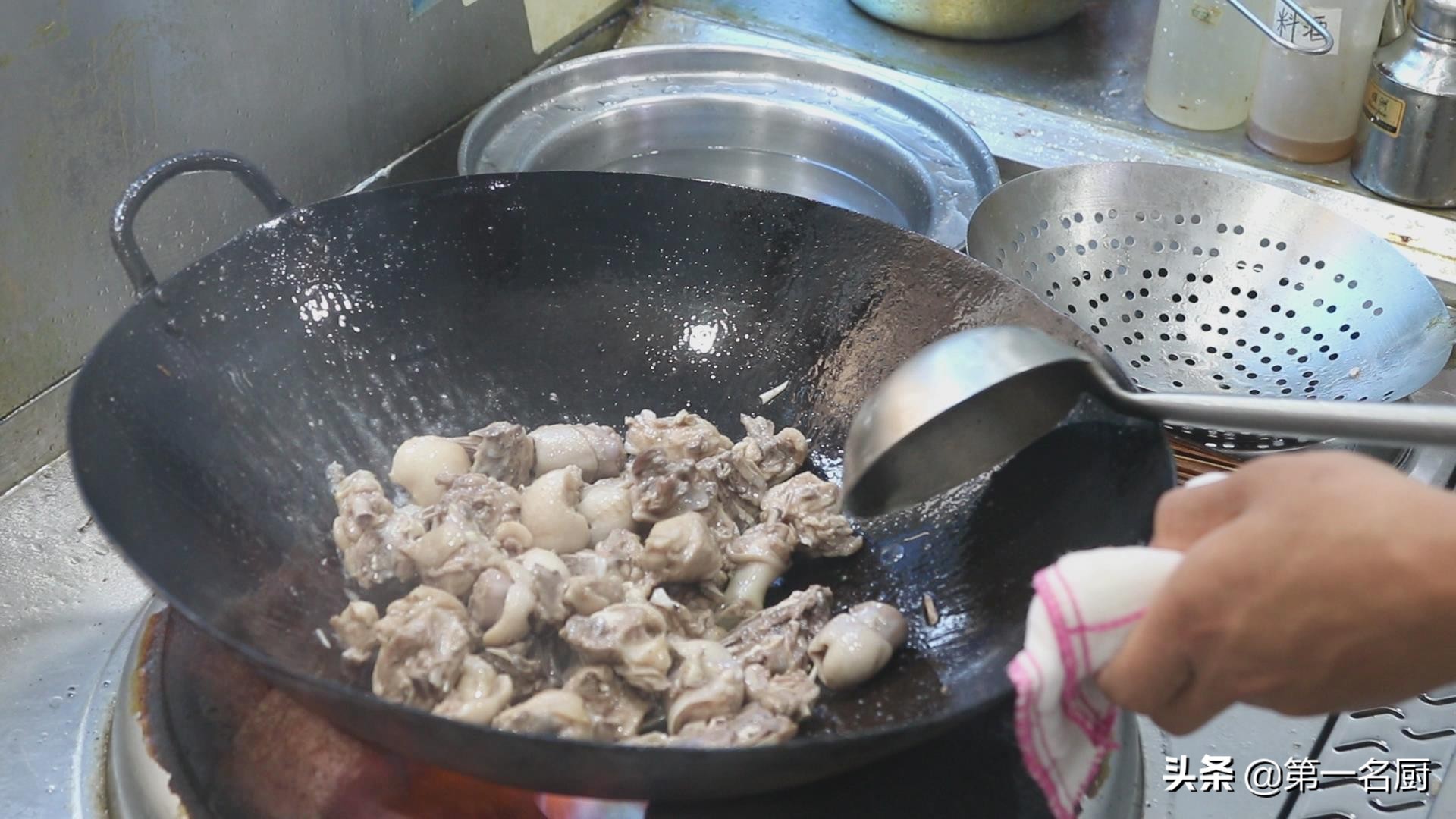 老鸭汤自己在家炖怎么才好吃,广东人夏天老鸭汤怎么炖好喝最好