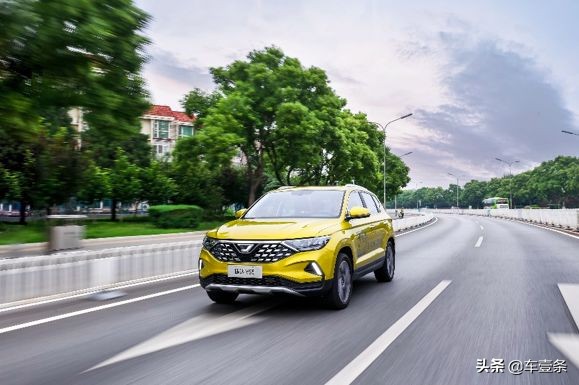 日产劲客和奇骏大小对比,日产劲客与日产蓝鸟空间对比