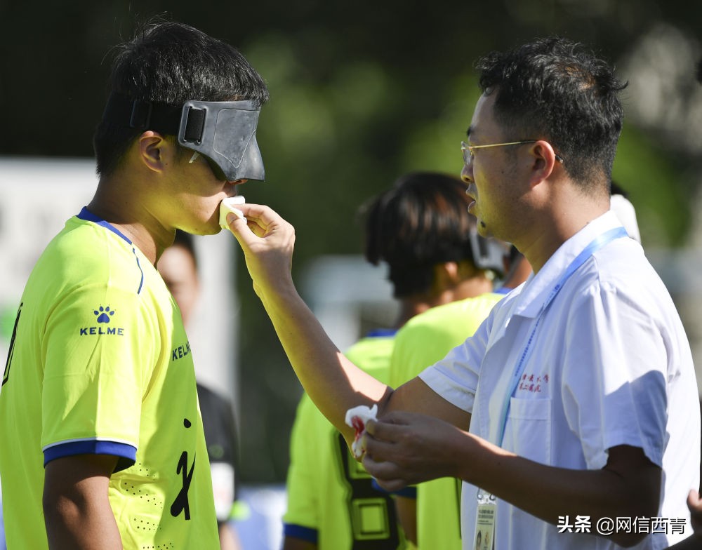 时评关爱老人传递社会温暖,时评以青春之力助民族复兴