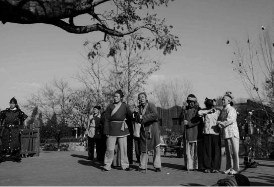 小脚趾甲两瓣的是满族还是汉族人,小脚趾甲为什么有两瓣是汉人