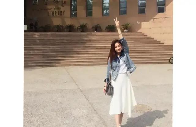 马凡舒首次主持天下足球,央视足球主持马凡舒