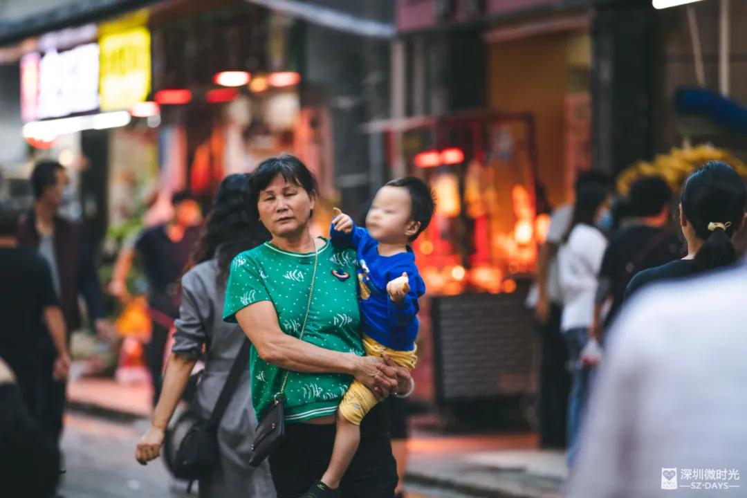 迈向有钱时代的笋岗：有人怀揣*迁拆**梦，有人害怕做网红…