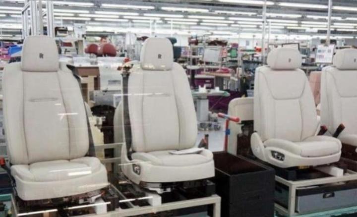 劳斯莱斯一把伞值十万块钱吗,劳斯莱斯雨伞一把成本1500块