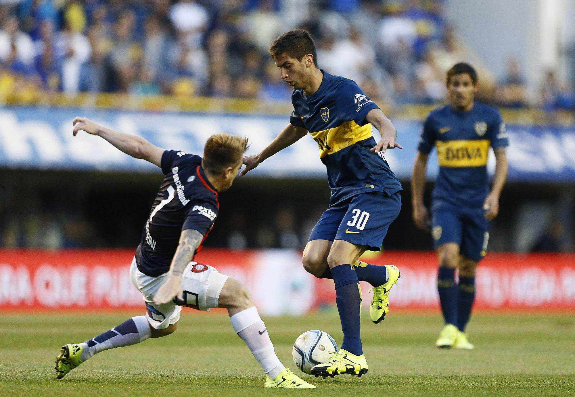 从动嘴到动腿：两点成长让本坦库尔由交警变核心