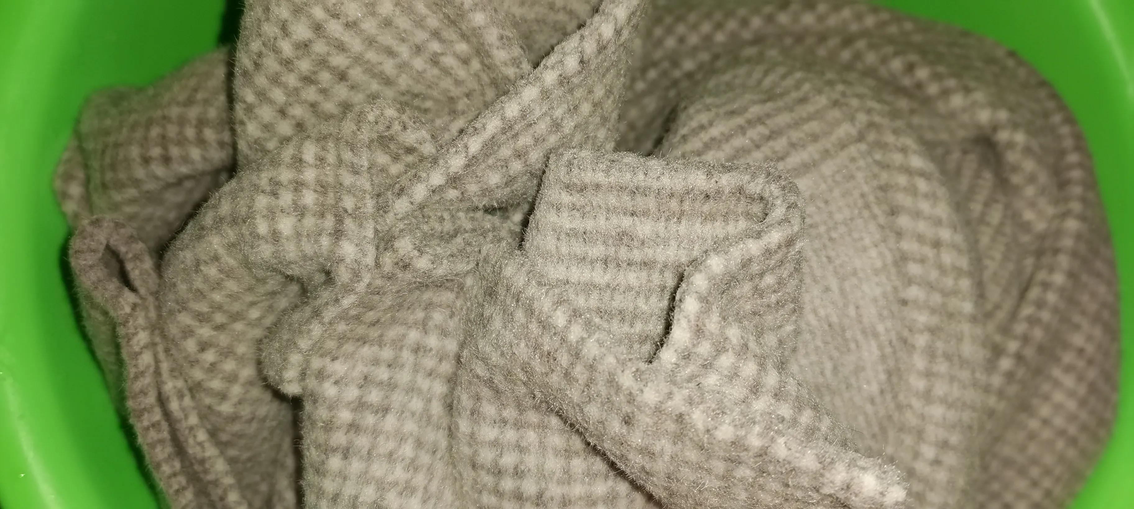 纯羊毛大衣怎样用水洗不缩水,不是百分百羊毛大衣能水洗吗