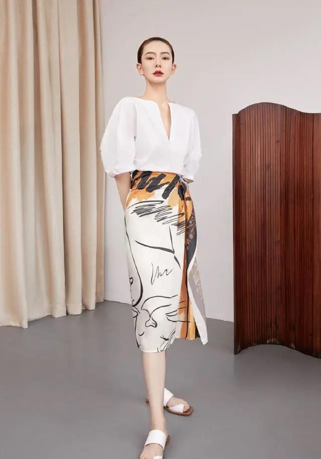 微胖女人穿T恤时，要记住“4不要”，不然显胖还显矮，很没气质