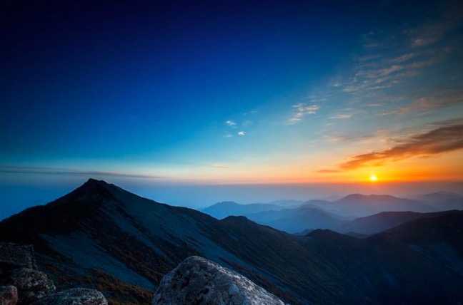 他连考十多次进士未中，写下一首诗抱怨不平，却成千古名作