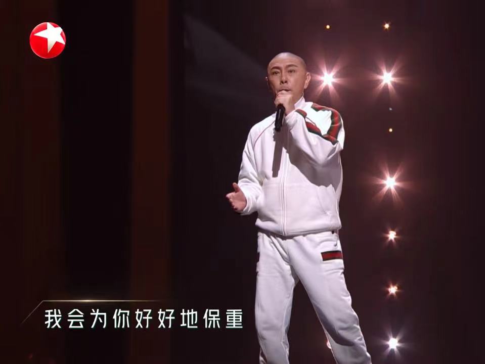 追光吧哥哥周晓鸥出场,追光吧哥哥尼坤与周晓鸥初次见面