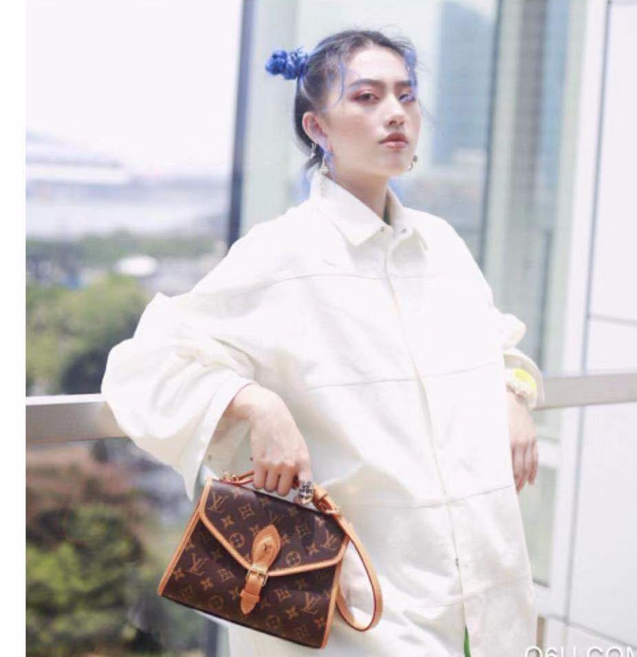 杨幂包包小熊,杨幂带火的小众品牌包包