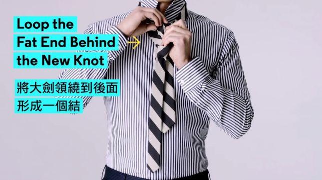 儿童松紧带领带打法图解,小学生假领带打法图解