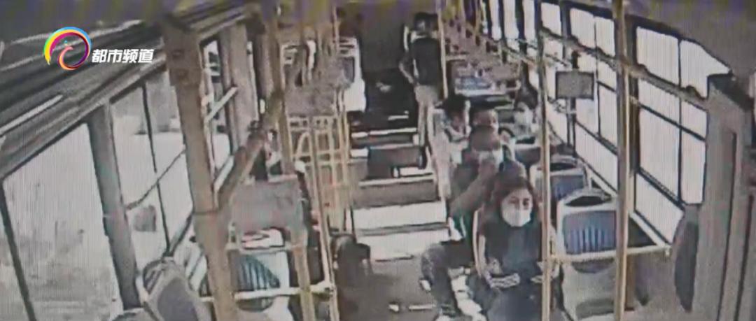 公交司机找回遗失的物品,公交车遗失物品没找回来