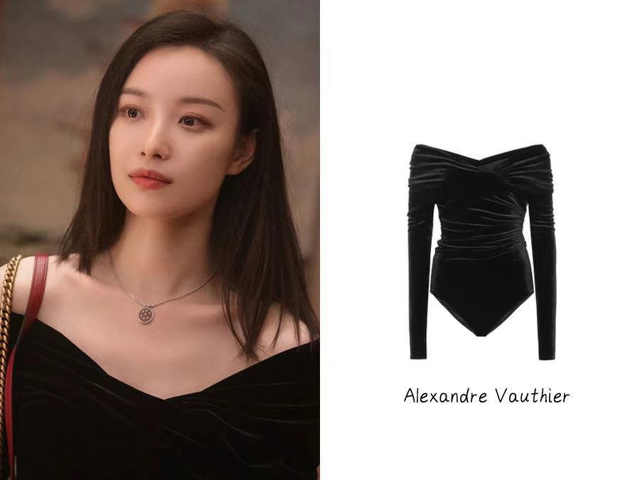 富二代退婚，大佬砸上亿买房，深扒《流金岁月》女主衣品上位史