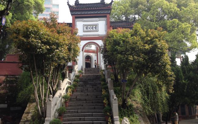 崔颢黄鹤楼为什么不押韵,崔颢黄鹤楼为什么被李白感叹