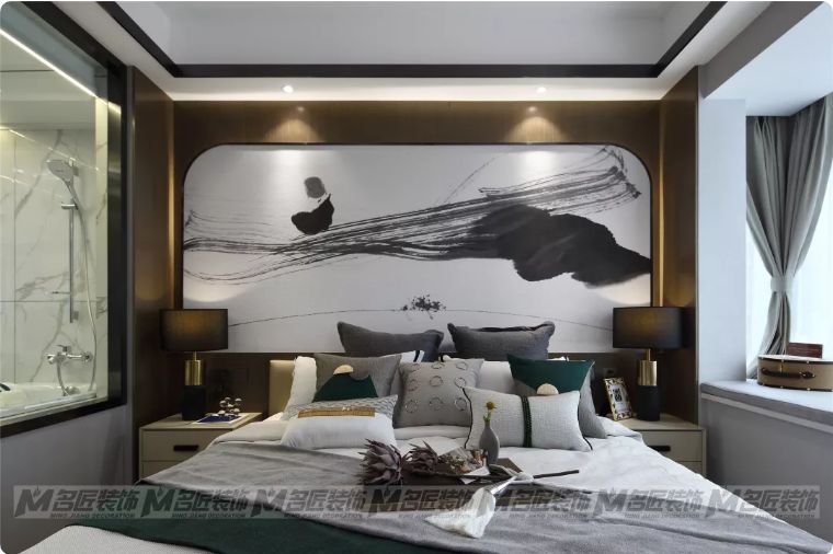 有钱人看不上眼的横厅，在他这里却变成了贵气的中式宫廷