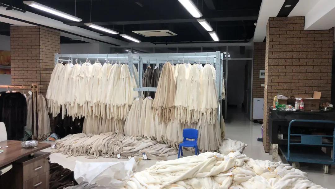 疯狂的“云上”海宁皮革城：一天卖上千件，年销1亿