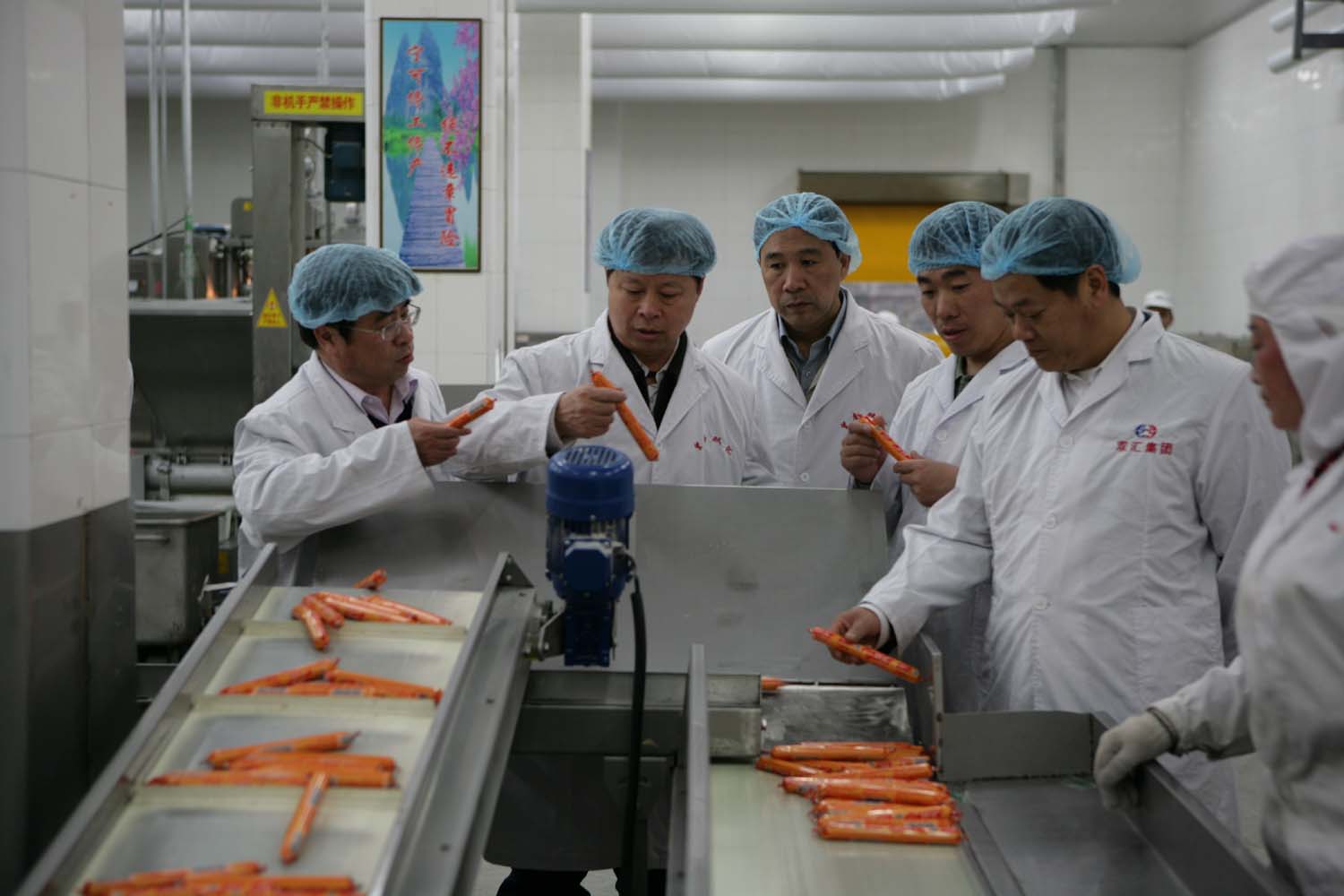 双汇“太子”忍了30年:81岁父亲与秘书有孩子,一分钟薪酬1.14万