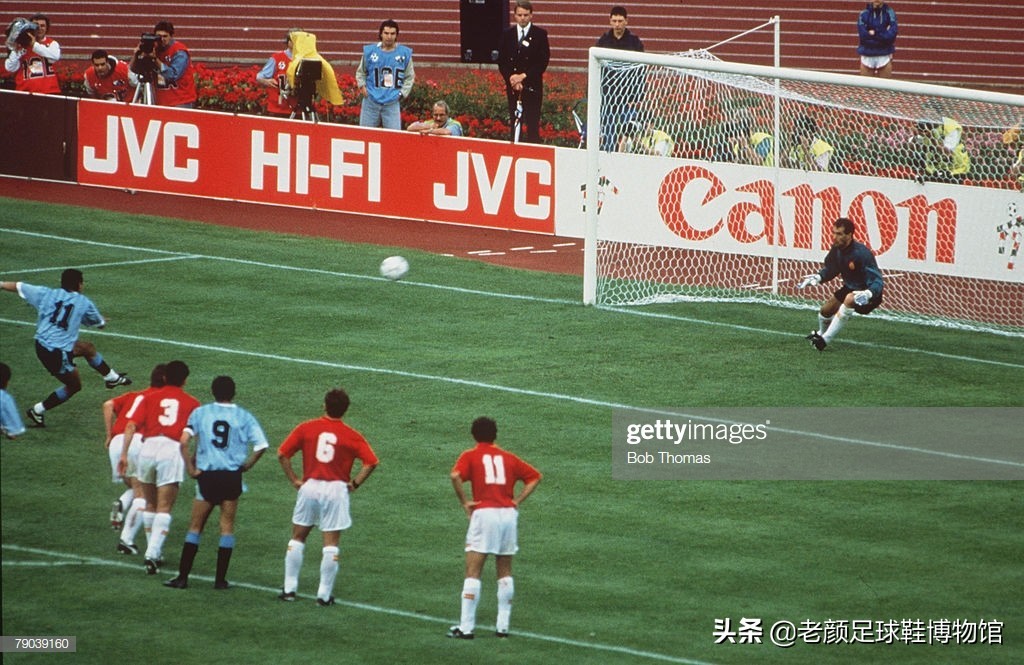 苏牙为什么没上乌拉圭大名单,卡瓦尼上海申花