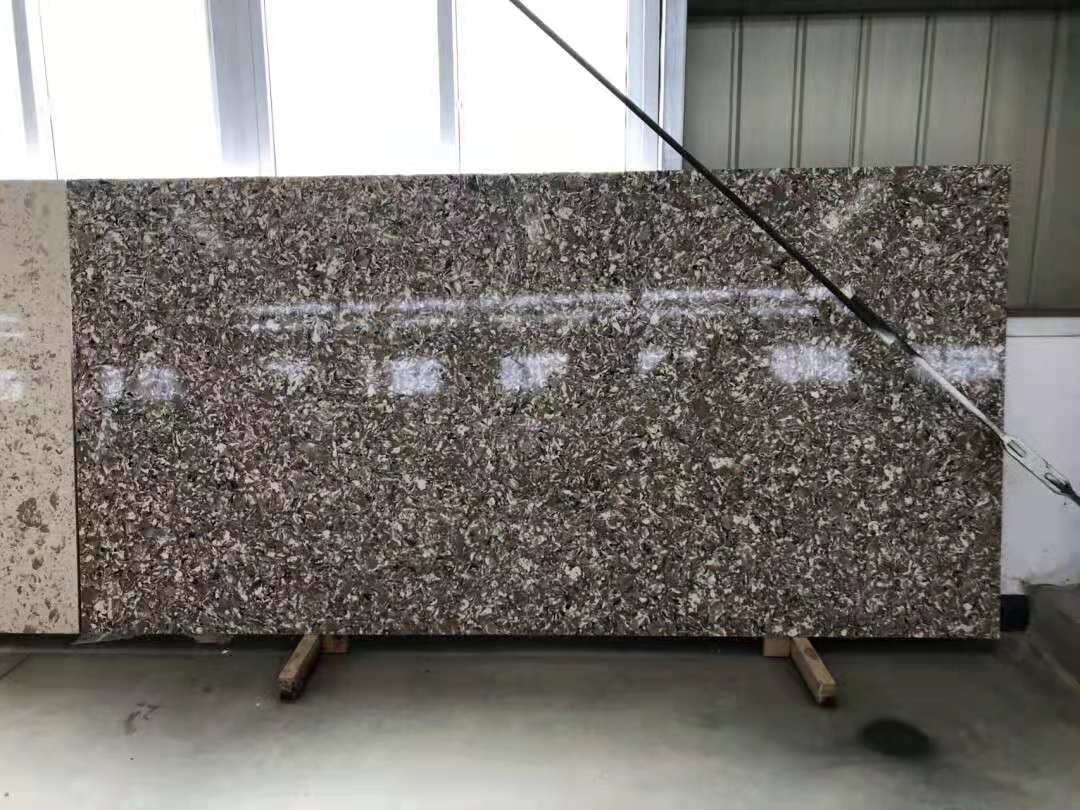 厨房台面用石英石好还是用岩板好,厨房台面用岩板好还是石英石好些