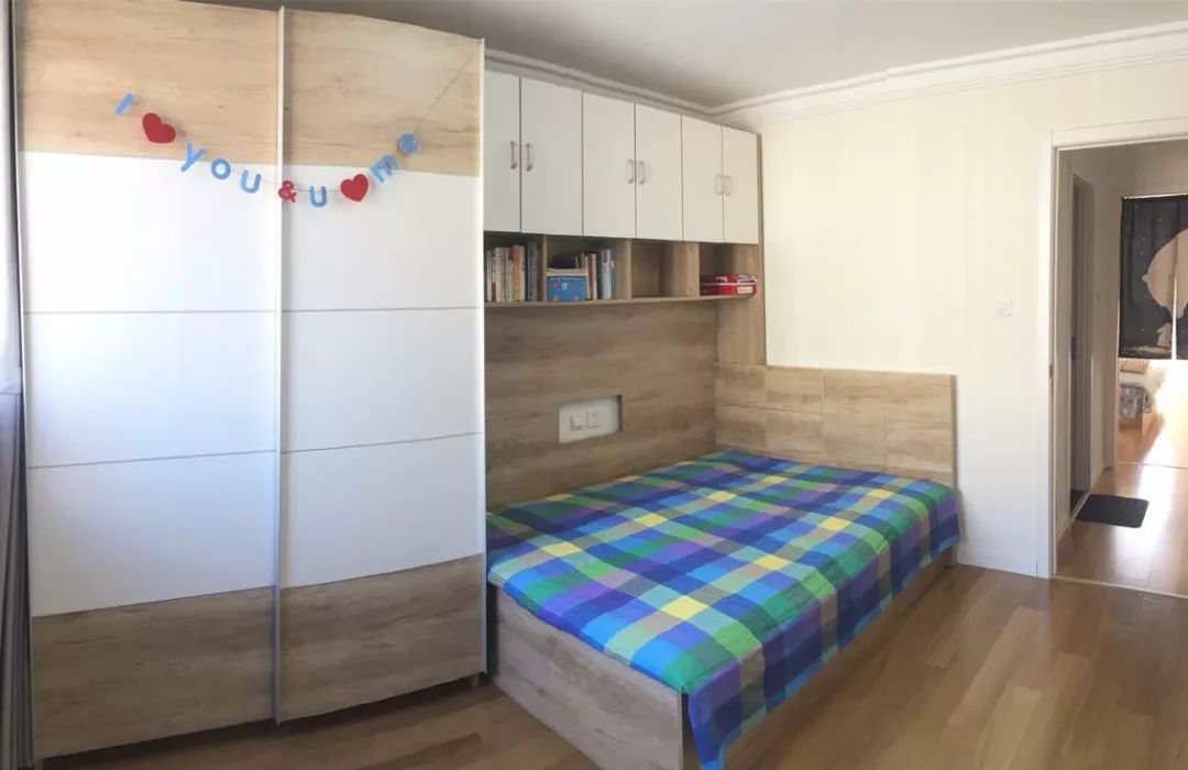 卧室太小床头柜放不下来,卧室床不放床头可以吗