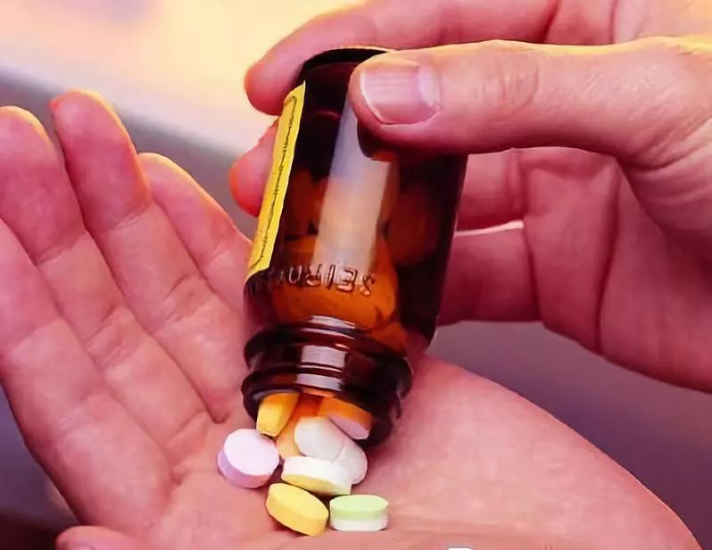 专家建议新冠肺炎常备药,治新冠肺炎的新药