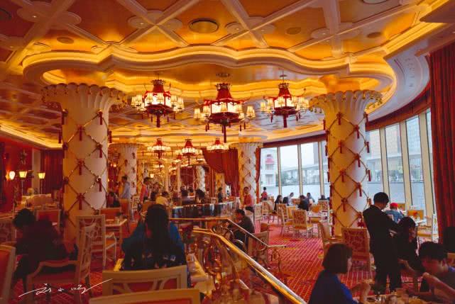 澳门总共有几个豪华酒店,澳门的酒店是全世界最多的吗