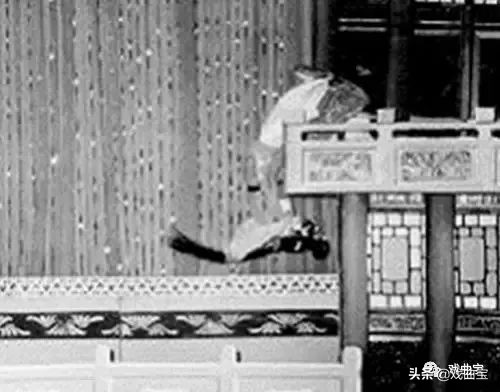 “吊毛”变“僵尸”，《绿珠坠楼》这一“坠”让他跻身五大名旦