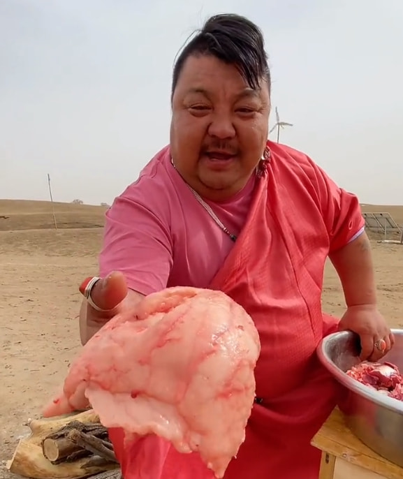 恩克脸上的黑斑,恩克面部频繁出现黑斑