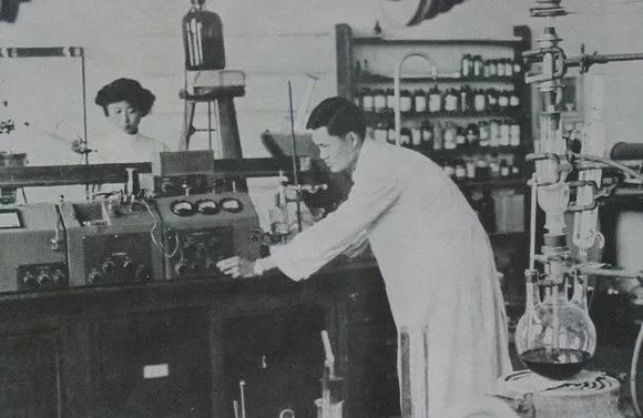 天津卫津路老照片,1998年天津卫津路街景