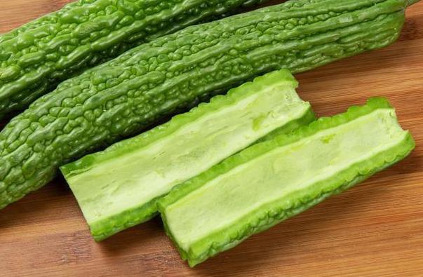 买苦瓜时怎么挑苦瓜不苦呢,买苦瓜要怎么挑