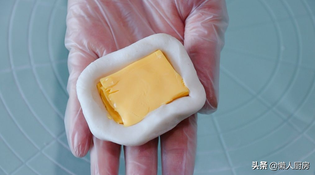 年糕不用微波炉用开水泡软吗,很好吃的年糕爆浆不用煮