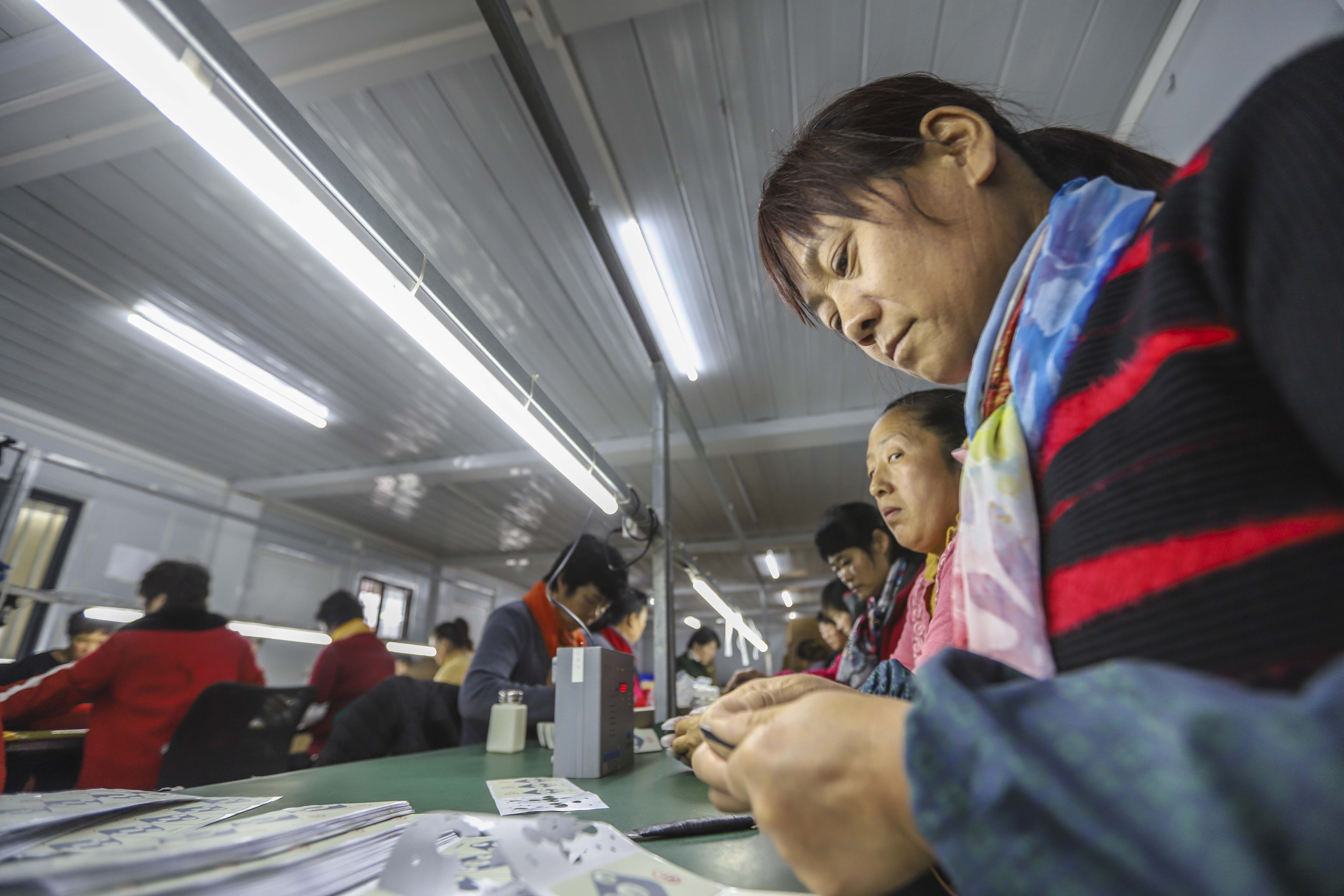 乡村惠民工厂初冬如花绽放,青岛“瑞联合”进荒庄村办厂造福乡梓