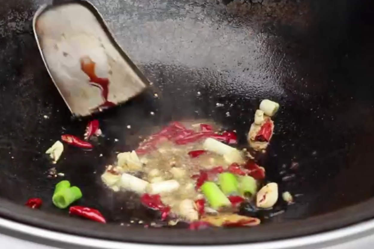 鸡脚怎么做好下酒,鸡脚怎么做才会软糯脱骨